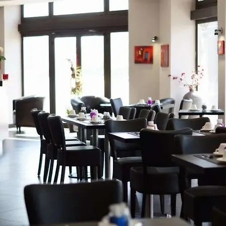 De L'etoile Hotel 2*