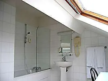 De L'etoile 2* Bois-Colombes